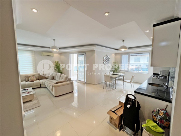 Luxurious five-room penthouse with a 4+1 layout and an area of 240 m2-id-1330-photo-5