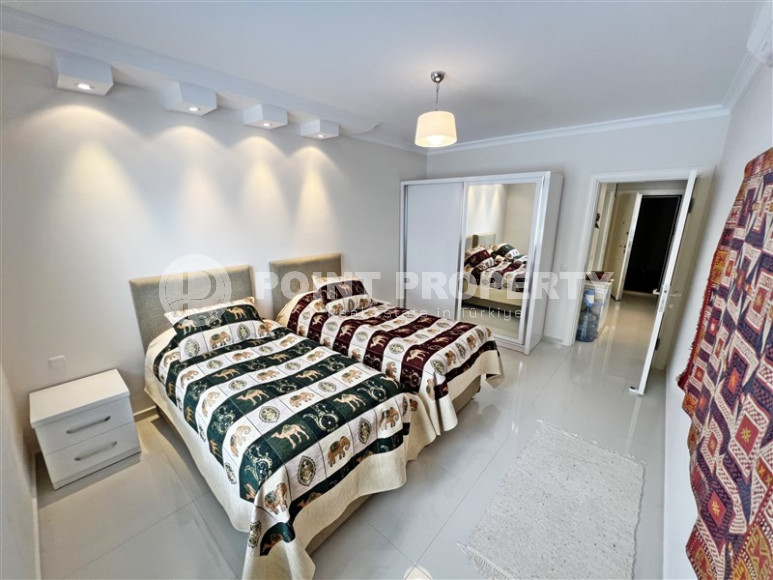 Luxurious five-room penthouse with a 4+1 layout and an area of 240 m2-id-1330-photo-12