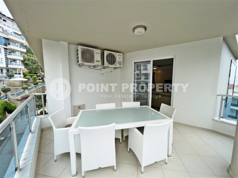 Luxurious five-room penthouse with a 4+1 layout and an area of 240 m2-id-1330-photo-13