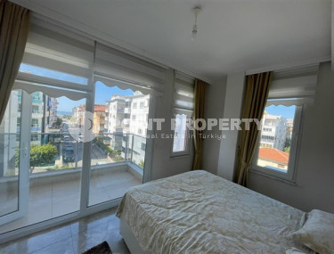 Небольшая квартира с хорошим ремонтом и светлым классическим интерьером в центре района Оба.-id-3947-фото-4