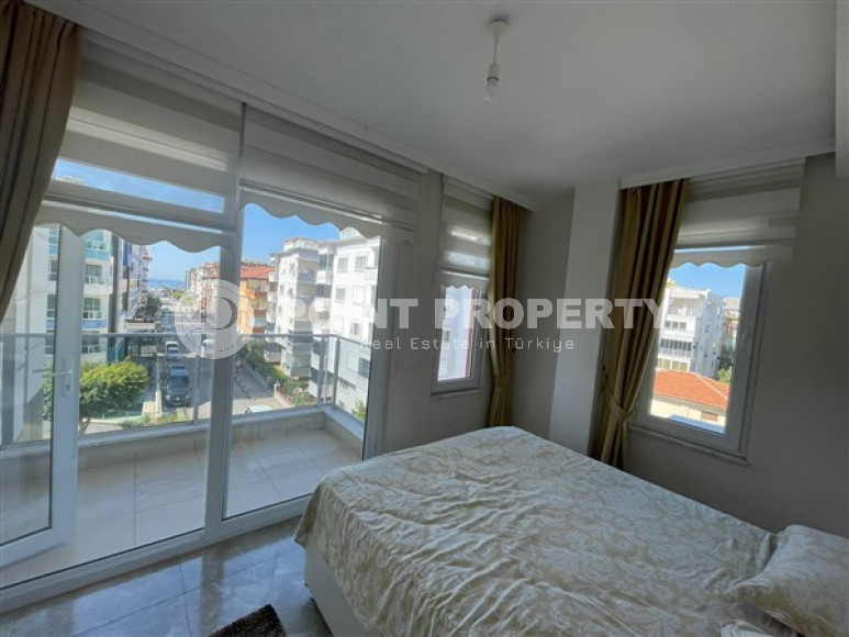 Небольшая квартира с хорошим ремонтом и светлым классическим интерьером в центре района Оба.-id-3947-фото-4