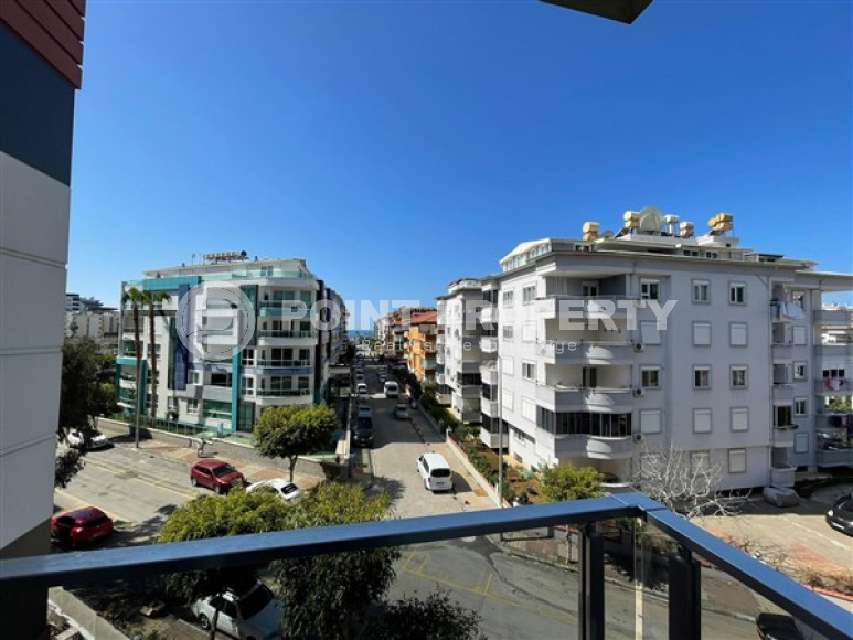 Небольшая квартира с хорошим ремонтом и светлым классическим интерьером в центре района Оба.-id-3947-фото-9