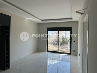 Двухкомнатные апартаменты с планировкой 1+1 в резиденции 2022 года на некотором удалении от моря, район Оба-id-3955-фото-4