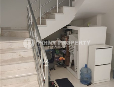 Двухуровневая квартира с двумя спальными комнатами в 300 метрах от моря в районе Кестель.-id-3963-фото-5