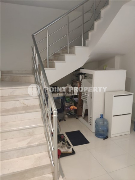 Двухуровневая квартира с двумя спальными комнатами в 300 метрах от моря в районе Кестель.-id-3963-фото-5