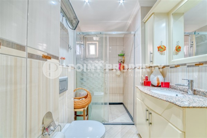 A wonderful, bright apartment with a pleasant interior on the 2nd floor, a 20-minute walk from the sea.-id-3966-photo-6