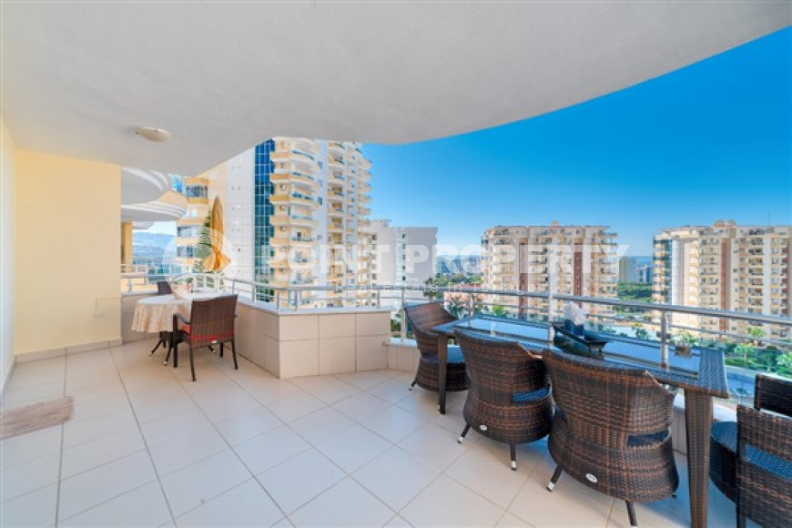 A wonderful, bright apartment with a pleasant interior on the 2nd floor, a 20-minute walk from the sea.-id-3966-photo-9