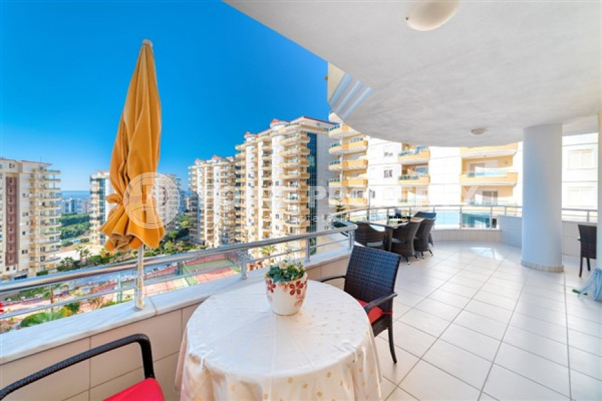 A wonderful, bright apartment with a pleasant interior on the 2nd floor, a 20-minute walk from the sea.-id-3966-photo-10