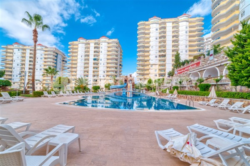 A wonderful, bright apartment with a pleasant interior on the 2nd floor, a 20-minute walk from the sea.-id-3966-photo-11