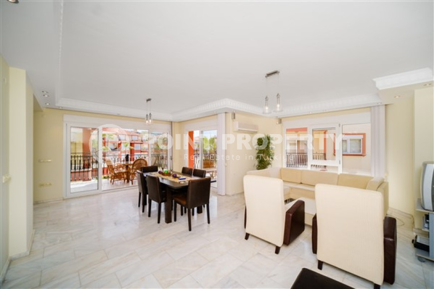 Комфортабельная пятикомнатная меблированная вилла с площадью 200 м2 в районе Кестель-id-3965-фото-4