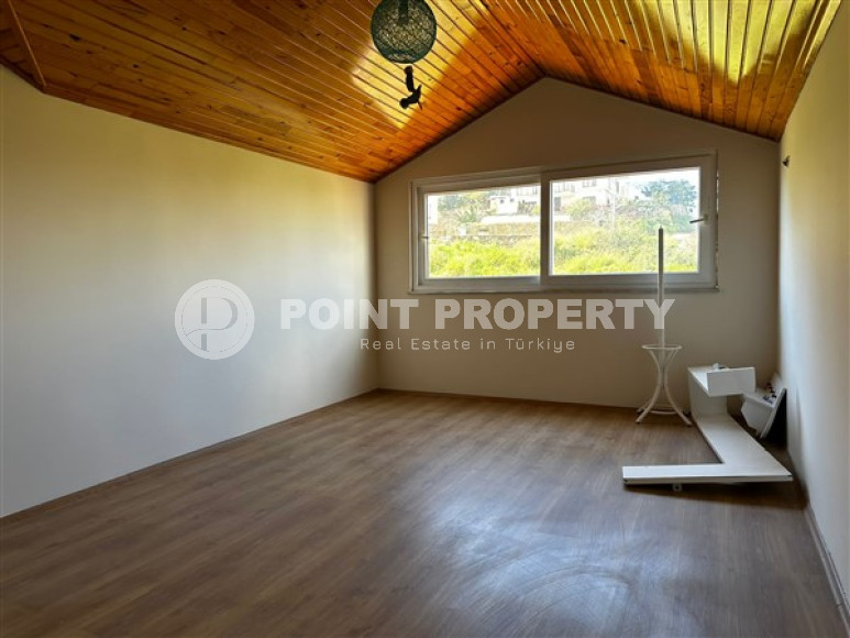 Вместительный шестикомнатный пентхаус 280 м2, центр Аланьи. Продается без мебели.-id-3971-фото-7