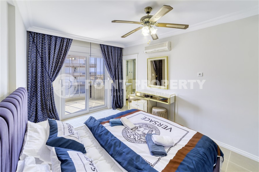 Spacious penthouse with 4+1 layout, 280 m2, from the owner in Mahmutlar, 150 m from the sea-id-1332-photo-12