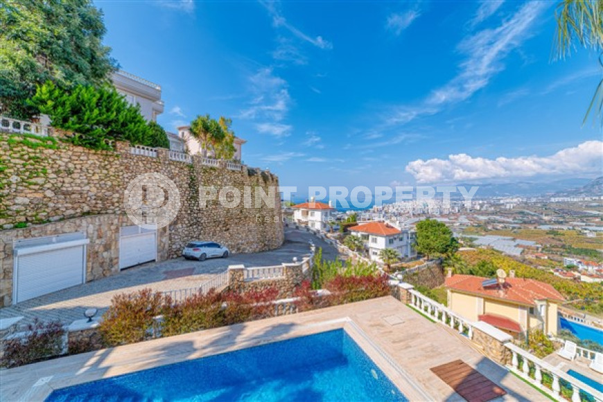 Charming five-room villa 280 m2 with furniture and designer interior, Kargicak district-id-3975-photo-4