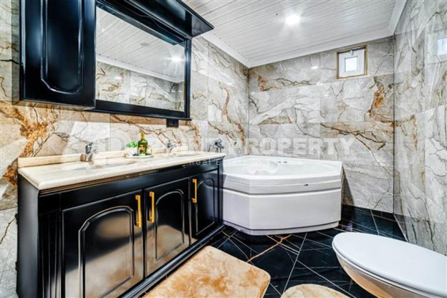 Charming five-room villa 280 m2 with furniture and designer interior, Kargicak district-id-3975-photo-26