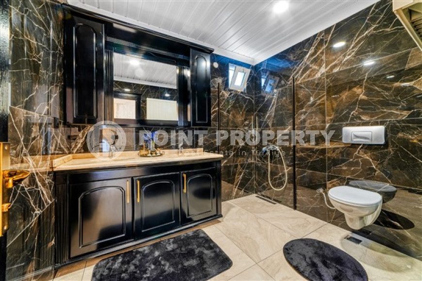 Charming five-room villa 280 m2 with furniture and designer interior, Kargicak district-id-3975-photo-27