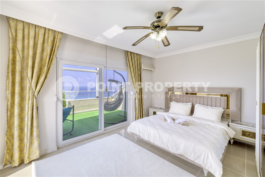 Spacious penthouse with 4+1 layout, 280 m2, from the owner in Mahmutlar, 150 m from the sea-id-1332-photo-21