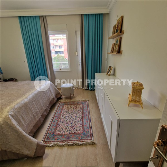 Well-maintained three-room apartment 110 m2, Alanya center. 700 meters from the Mediterranean coast.-id-3979-photo-9