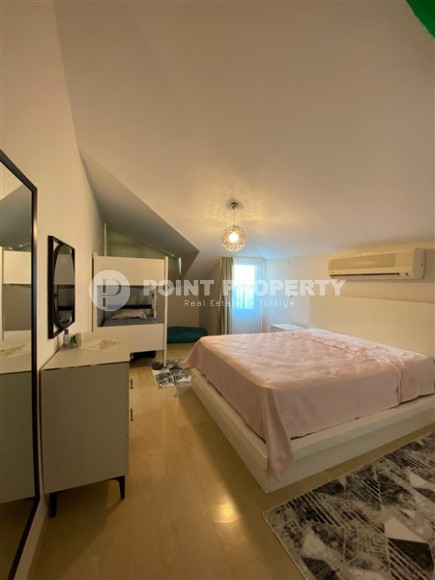 Современный просторный дуплекс 4+1 на 4-м этаже с мансардой с панорамным видом на город и Торосские горы.-id-3983-фото-7