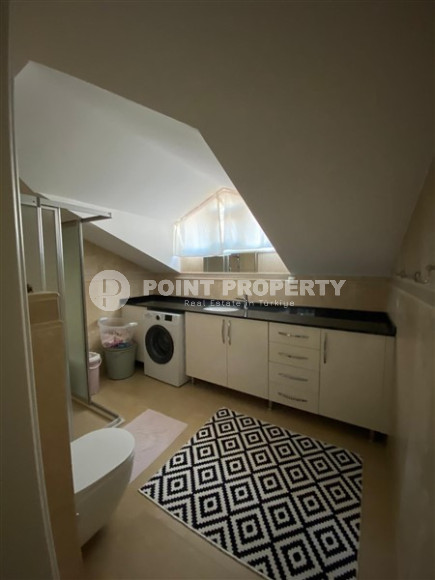 Современный просторный дуплекс 4+1 на 4-м этаже с мансардой с панорамным видом на город и Торосские горы.-id-3983-фото-10