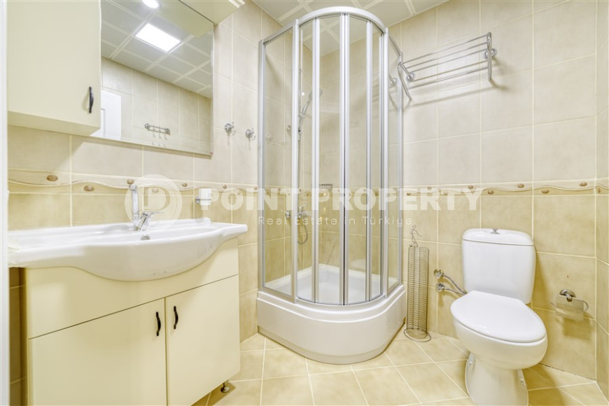 Spacious penthouse with 4+1 layout, 280 m2, from the owner in Mahmutlar, 150 m from the sea-id-1332-photo-30