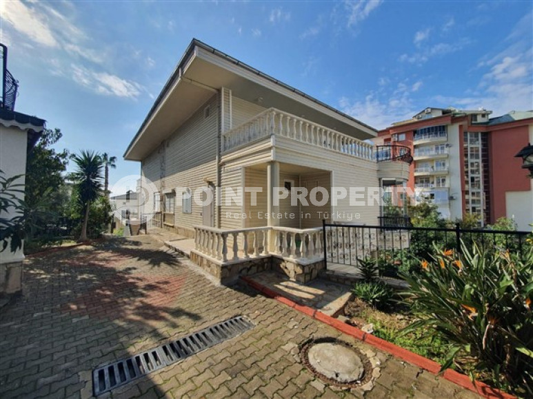 Comfortable 3+1 penthouse with an area of 200 m2 and two viewing balconies, Cikcilli district-id-3993-photo-2