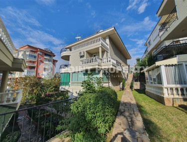 Comfortable 3+1 penthouse with an area of 200 m2 and two viewing balconies, Cikcilli district-id-3993-photo-3