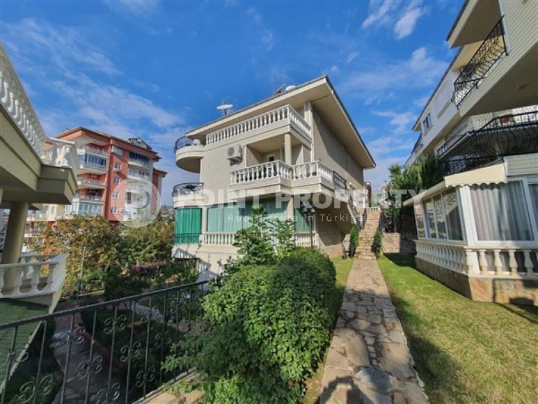 Comfortable 3+1 penthouse with an area of 200 m2 and two viewing balconies, Cikcilli district-id-3993-photo-3