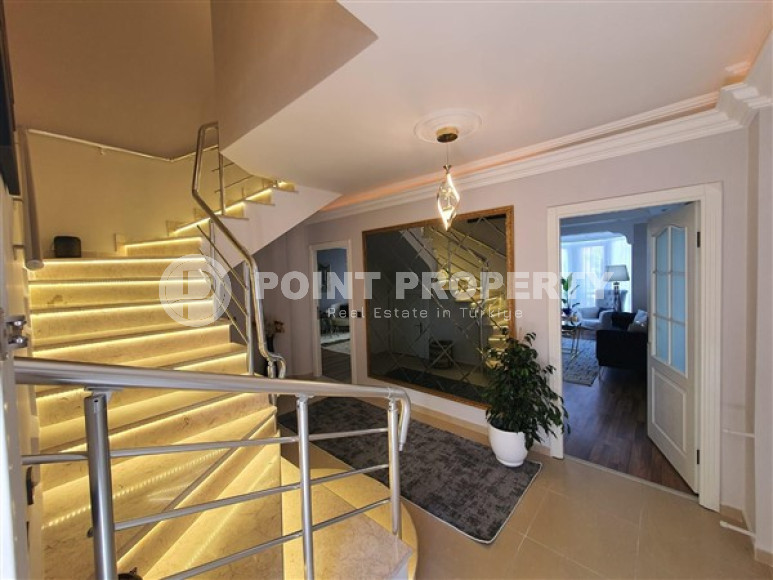 Comfortable 3+1 penthouse with an area of 200 m2 and two viewing balconies, Cikcilli district-id-3993-photo-6