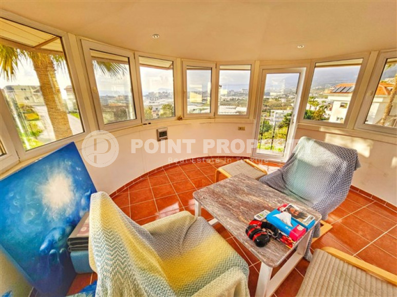 Ready-to-move four-room villa 200 m2 away from the sea, Kargicak-id-4000-photo-5