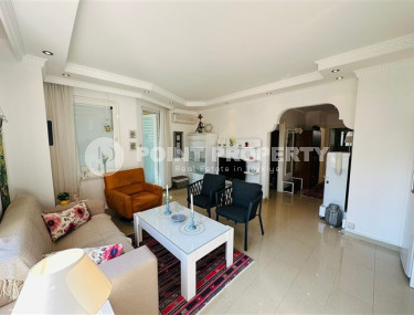 Светлая меблированная квартира 2+1 в 150 метрах от пляжа в центре популярного района Аланьи Оба.-id-4001-фото-2