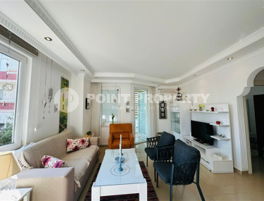 Светлая меблированная квартира 2+1 в 150 метрах от пляжа в центре популярного района Аланьи Оба.-id-4001-фото-3