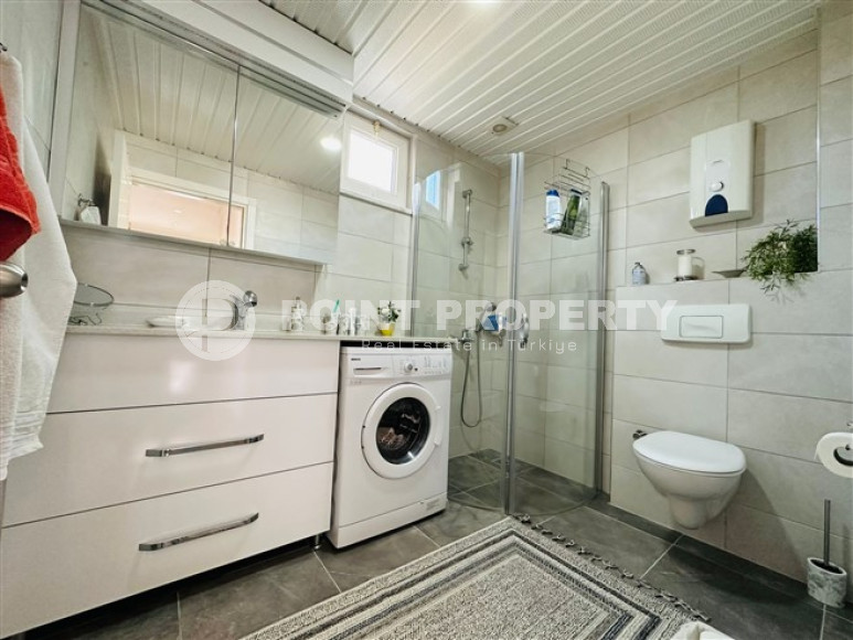 Светлая меблированная квартира 2+1 в 150 метрах от пляжа в центре популярного района Аланьи Оба.-id-4001-фото-11