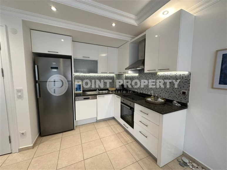 Современная двухуровневая квартира 3+1 на 4-м этаже с мансардой с панорамным видом на город.-id-4003-фото-3