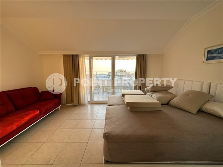 Современная двухуровневая квартира 3+1 на 4-м этаже с мансардой с панорамным видом на город.-id-4003-фото-7