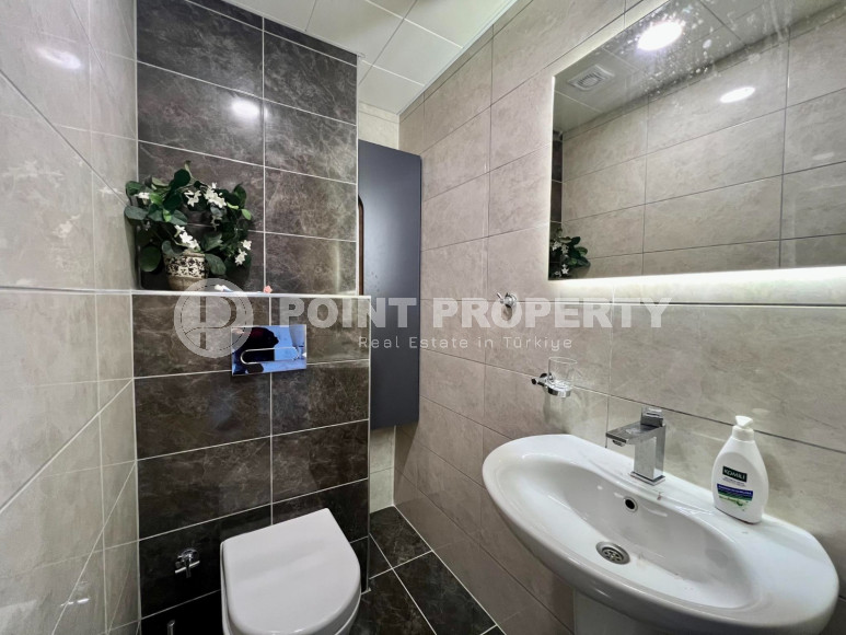 Большая двухкомнатная квартира, общей площадью 125 м2, на 8-м этаже с панорамным видом на город и море.-id-4005-фото-10