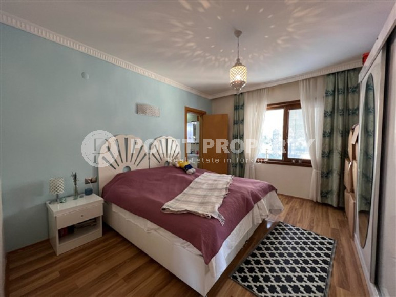 An advantageous offer - a spacious 3+1 duplex on the 5th floor with an attic in the Mahmutlar area at a very attractive price.-id-4006-photo-5