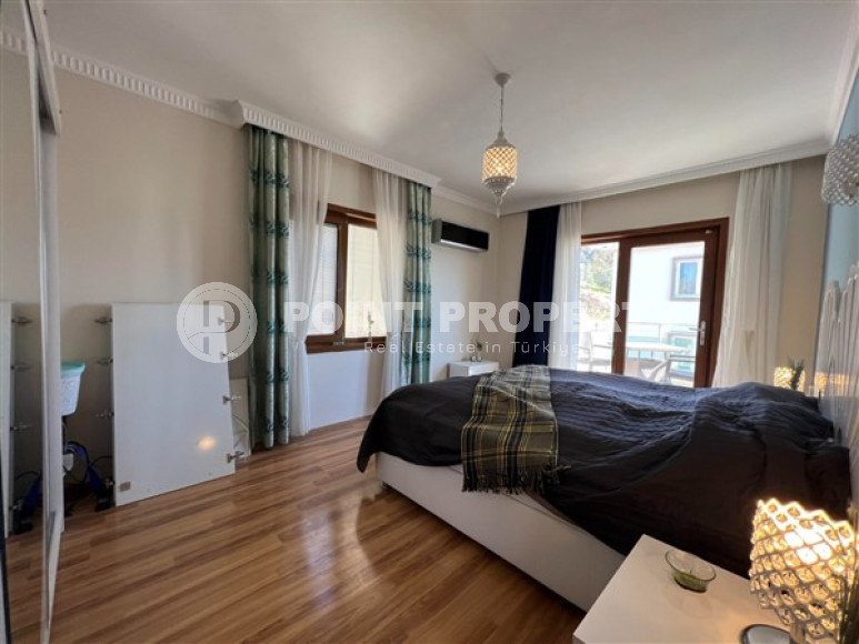 An advantageous offer - a spacious 3+1 duplex on the 5th floor with an attic in the Mahmutlar area at a very attractive price.-id-4006-photo-6