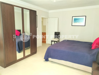 Large duplex on the 4th floor with attic with luxurious panoramic sea views in the quiet Demirtas area.-id-4007-photo-5