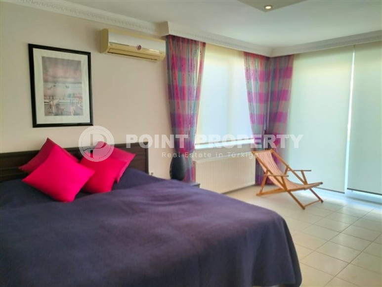 Large duplex on the 4th floor with attic with luxurious panoramic sea views in the quiet Demirtas area.-id-4007-photo-6