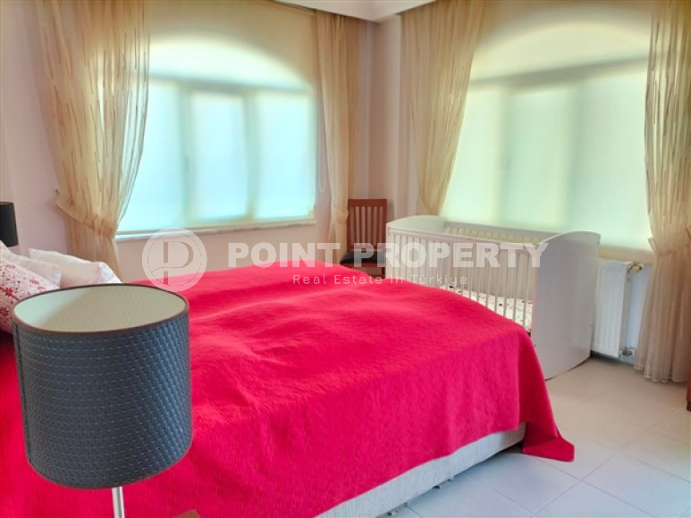 Large duplex on the 4th floor with attic with luxurious panoramic sea views in the quiet Demirtas area.-id-4007-photo-7