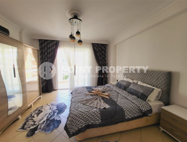 Spacious 2+1 apartment on the 4th floor in the center of the popular Mahmutlar area.-id-4008-photo-4