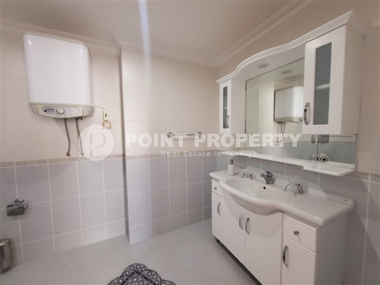 Spacious 2+1 apartment on the 4th floor in the center of the popular Mahmutlar area.-id-4008-photo-6