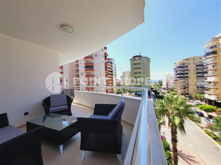 Spacious 2+1 apartment on the 4th floor in the center of the popular Mahmutlar area.-id-4008-photo-8