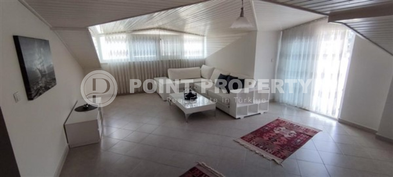 Bright modern duplex 3+1 on the 10th floor with an attic with a gorgeous panoramic view of the mountains.-id-4009-photo-4