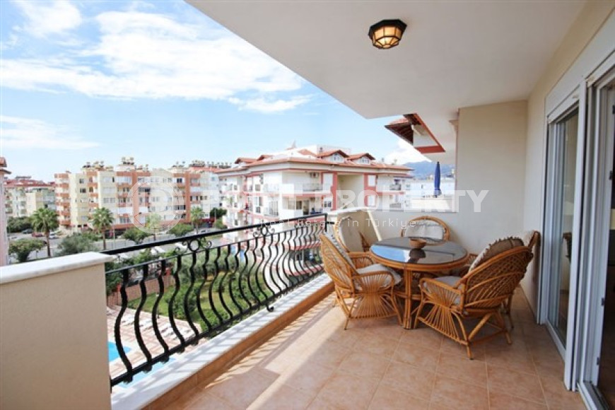 Укомплектованный мебелью пятикомнатный пентхаус 240 м2 в районе Оба-id-4015-фото-9