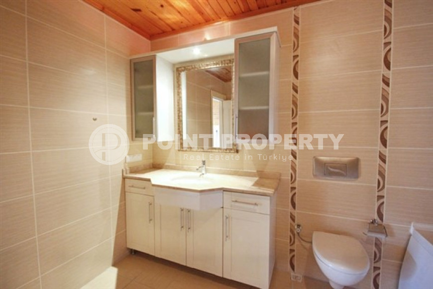 Укомплектованный мебелью пятикомнатный пентхаус 240 м2 в районе Оба-id-4015-фото-14