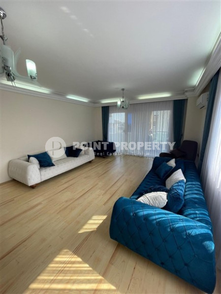 Большая квартира с тремя спальнями на 4-м этаже в самом центре Аланьи.-id-4018-фото-2