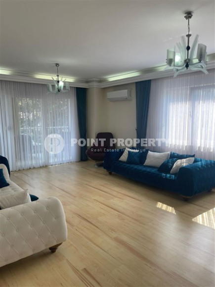 Большая квартира с тремя спальнями на 4-м этаже в самом центре Аланьи.-id-4018-фото-3