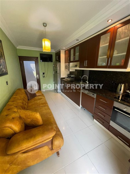 Большая квартира с тремя спальнями на 4-м этаже в самом центре Аланьи.-id-4018-фото-4