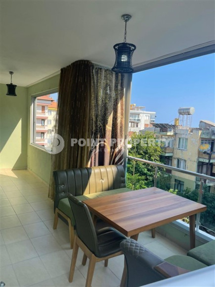 Большая квартира с тремя спальнями на 4-м этаже в самом центре Аланьи.-id-4018-фото-9